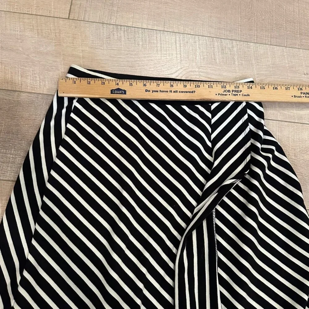 TALBOTS WOMENS BLACK AND WHITE STRIPE SKIRT XS